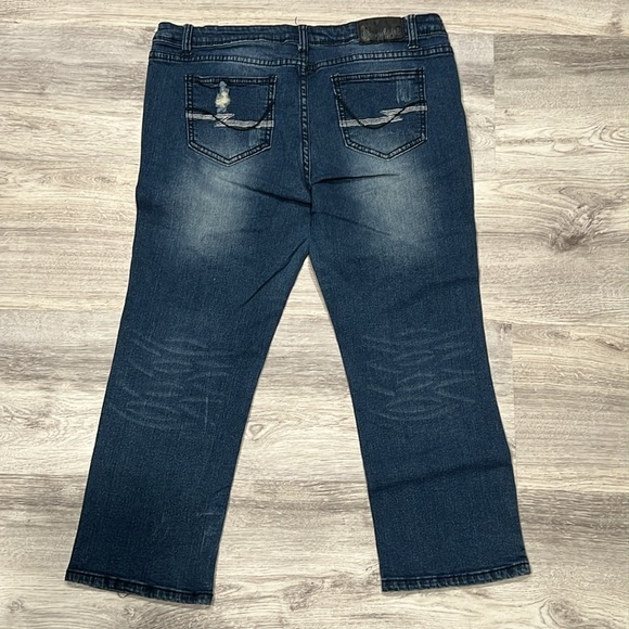 Women's Soundgirl Ripped Jean Capri Pants - Picture 3 of 5